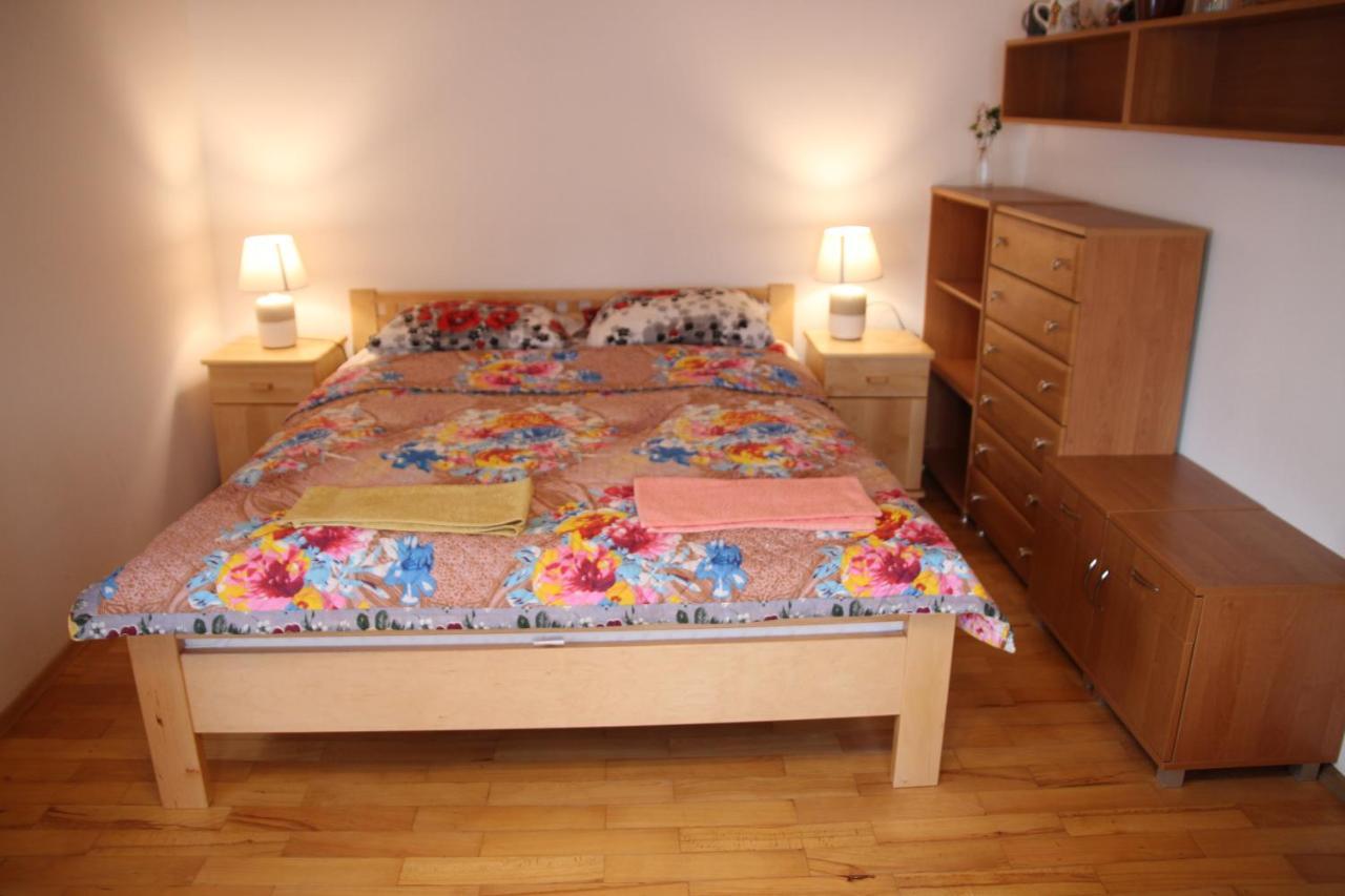 Zamsowka Villa Guciow Buitenkant foto