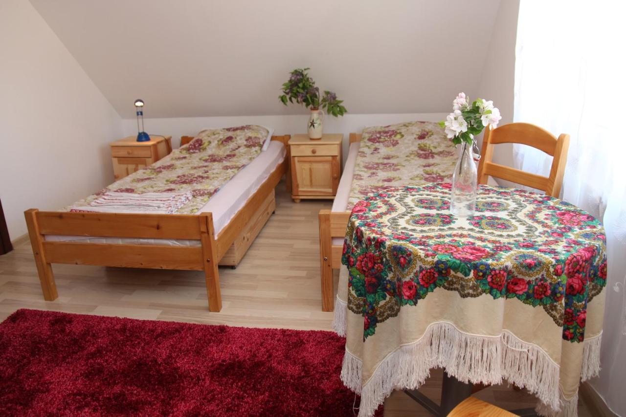 Zamsowka Villa Guciow Buitenkant foto
