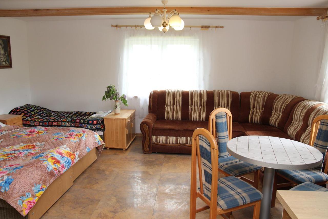 Zamsowka Villa Guciow Buitenkant foto