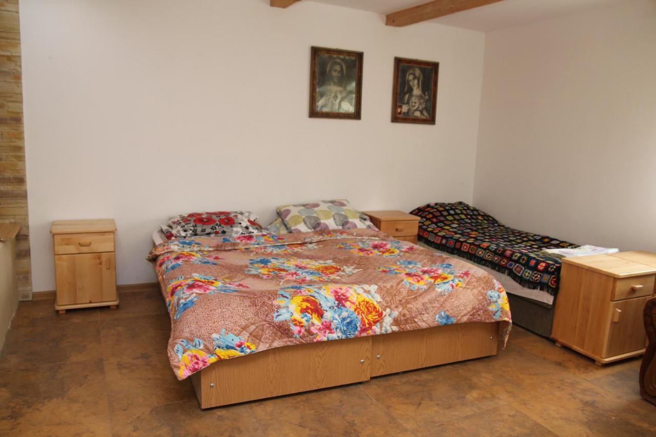 Zamsowka Villa Guciow Buitenkant foto