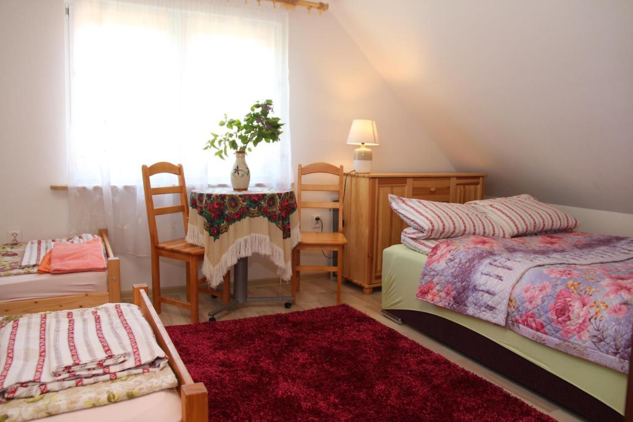 Zamsowka Villa Guciow Buitenkant foto